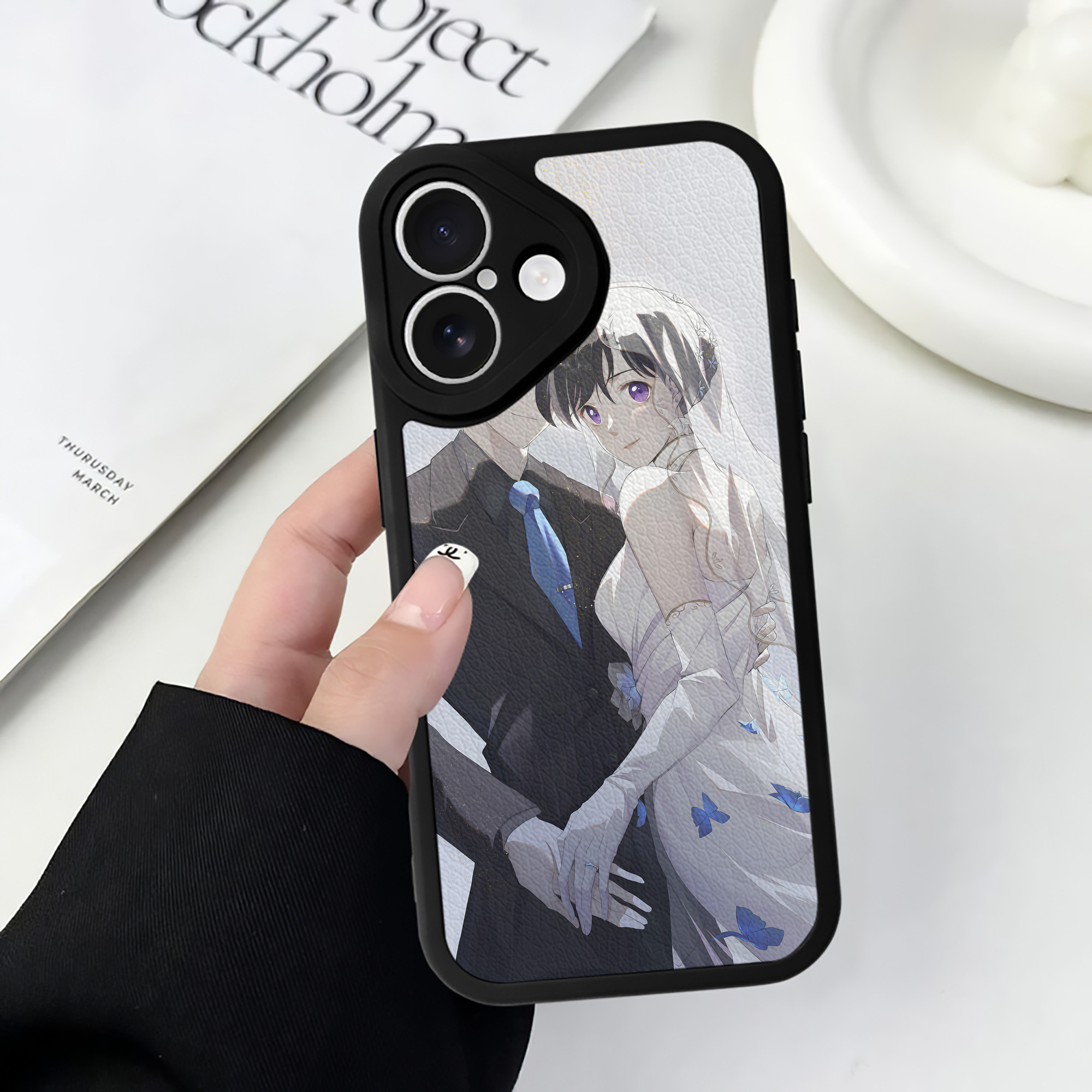 （画像用） 名探偵コナン Detective Conan 【iPhone 16シリーズ対応】シリコンスマホケース（レザー調） 材質：シリコン